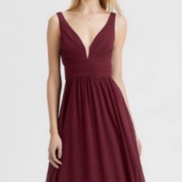 Lulus Dresses & Skirts - 🆕 Lulu's Red👗size Small💕 Beautiful & elegant